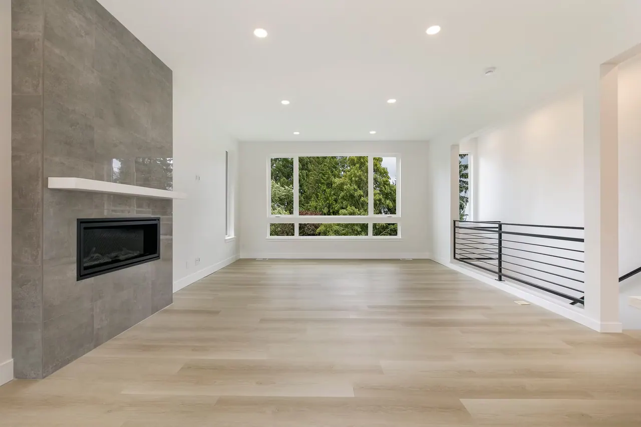 Bellevue Remodel: living room with tiled fireplace