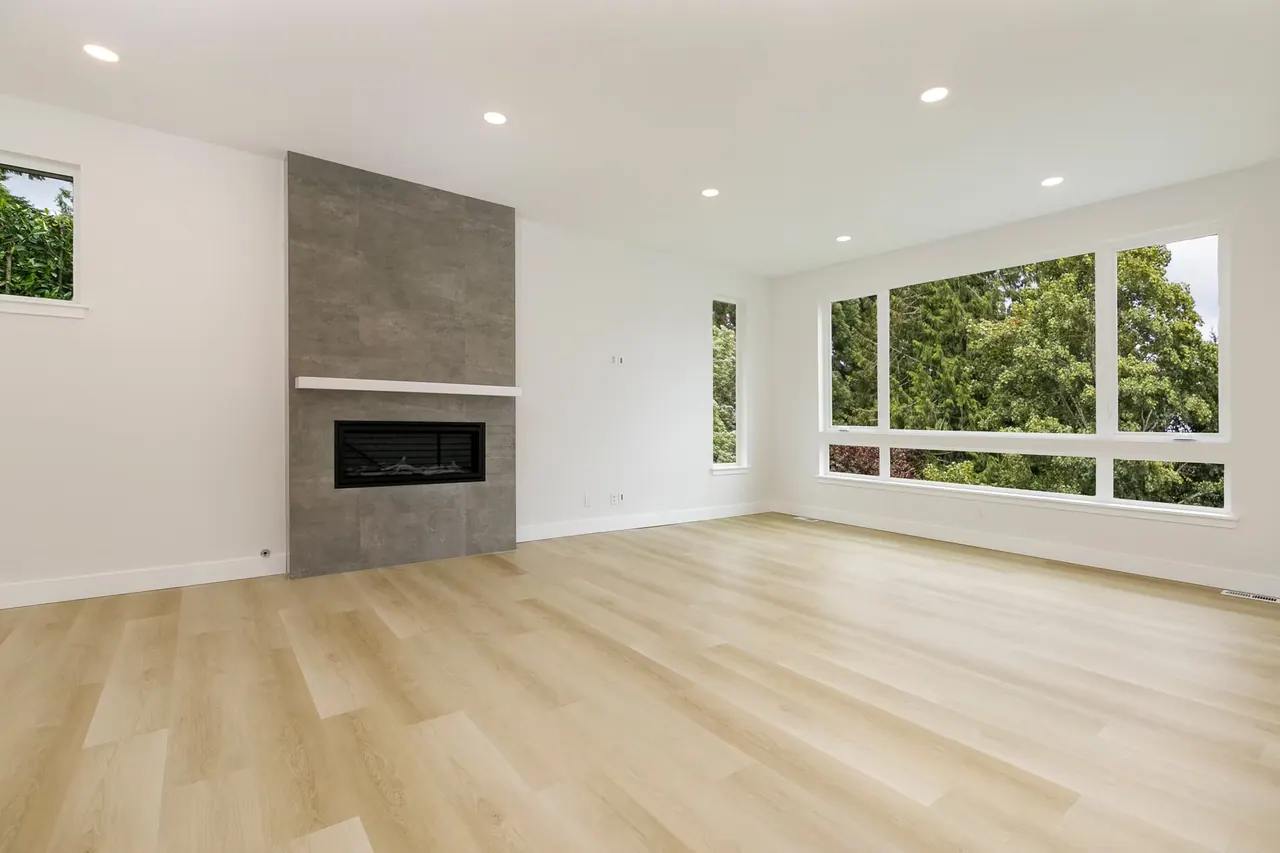 Bellevue Remodel: family room with tiled fireplace