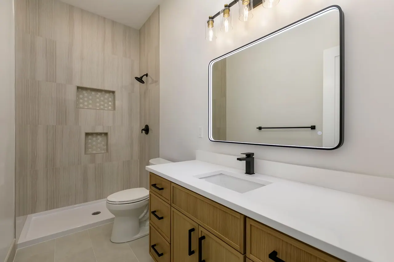 Bellevue Remodel: bathroom with tiled shower