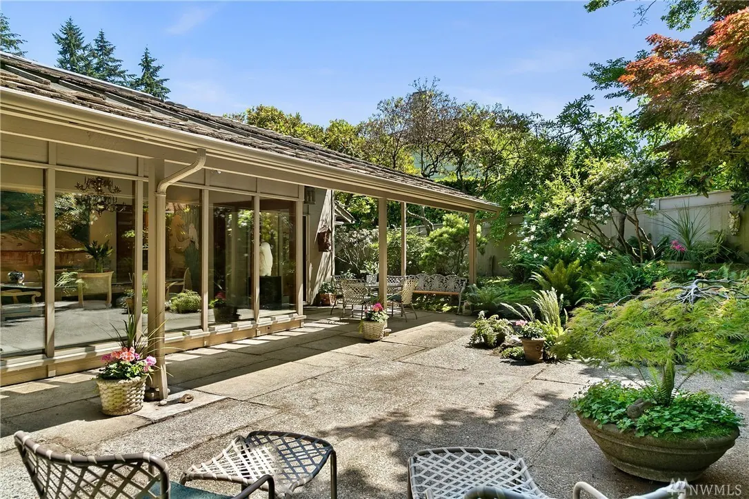Cannon Remodel: courtyard terrace along the glass wall