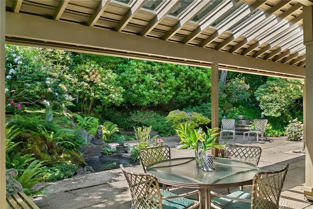 Cannon Remodel: covered terrace with garden dining