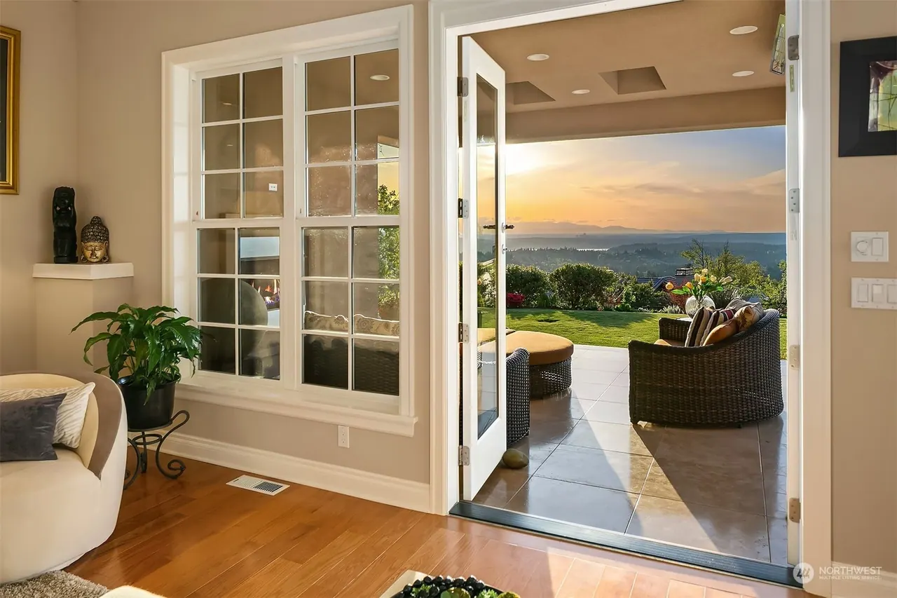 Harrison Street: sitting room with French doors to the terrace
