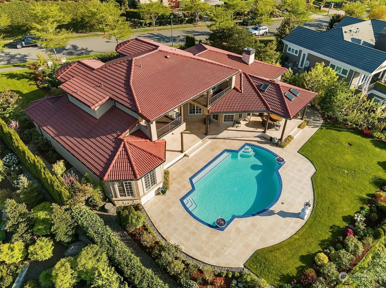 Harrison Street: aerial view of the roofs and pool