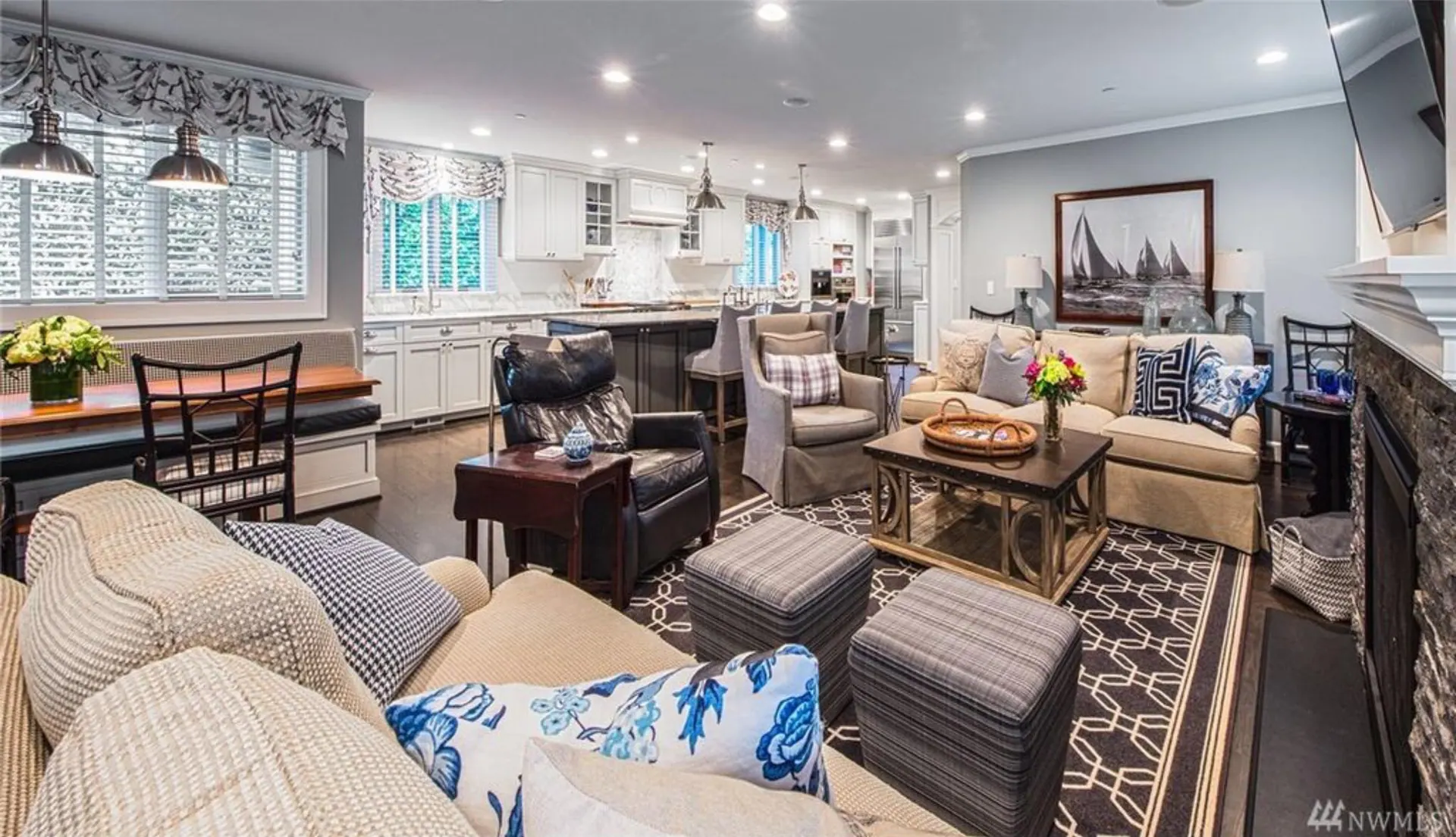 Medeiros Residence: great room
