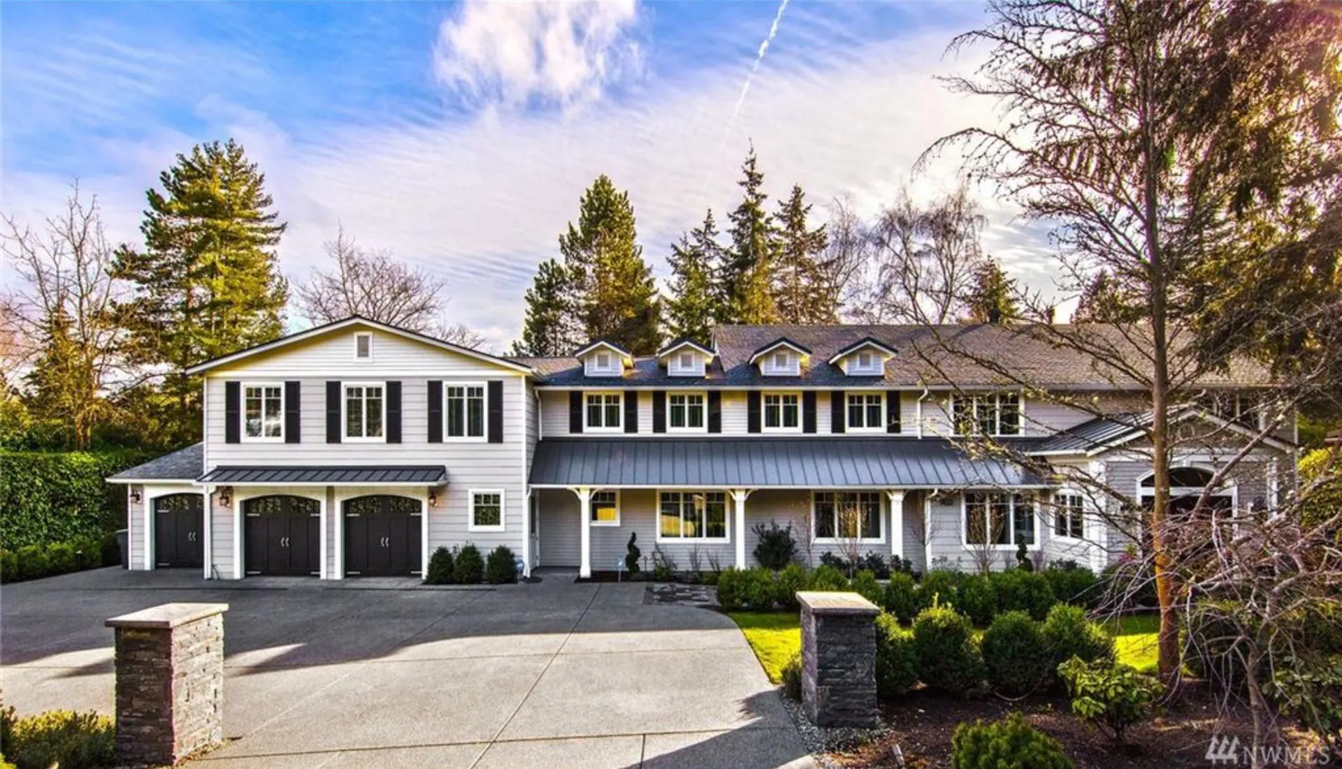 Medeiros Residence: street elevation